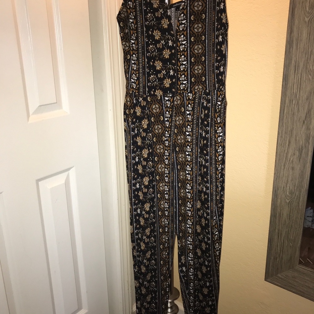 2 Jumper Bodysuits ... - Picture 7 of 7